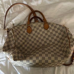 Louis Vuitton speedy bag